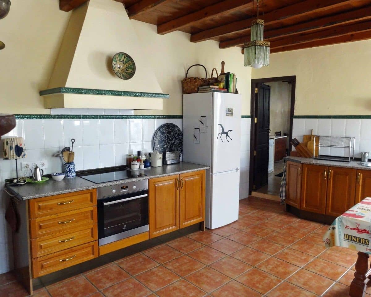 3 bedroom Townhouse for sale in Almaden de la Plata - € 233,000 (Ref: 9709055)