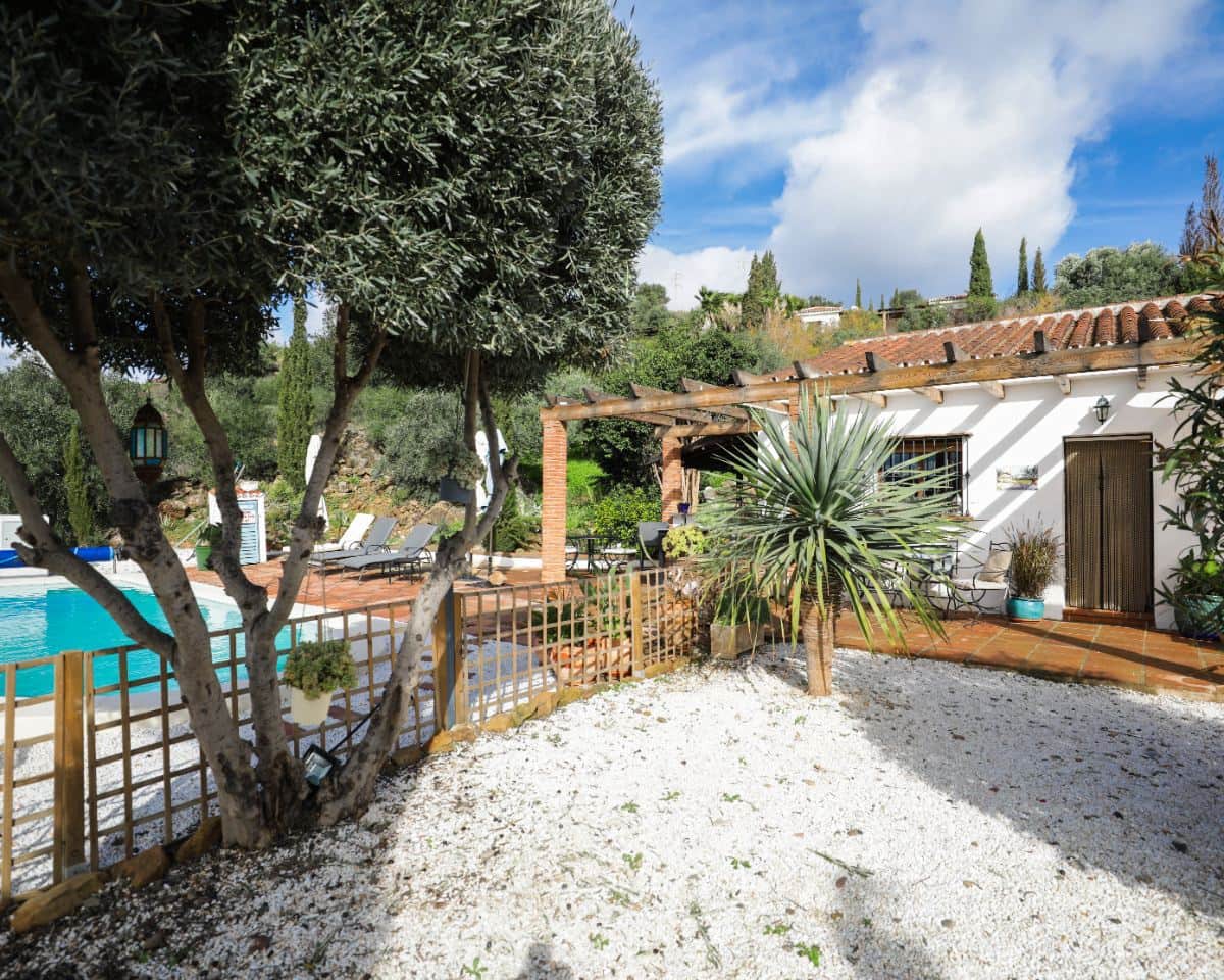 3 slaapkamer Finca/Landhuis te koop in Alora met zwembad - € 345.000 (Ref: 9761489)