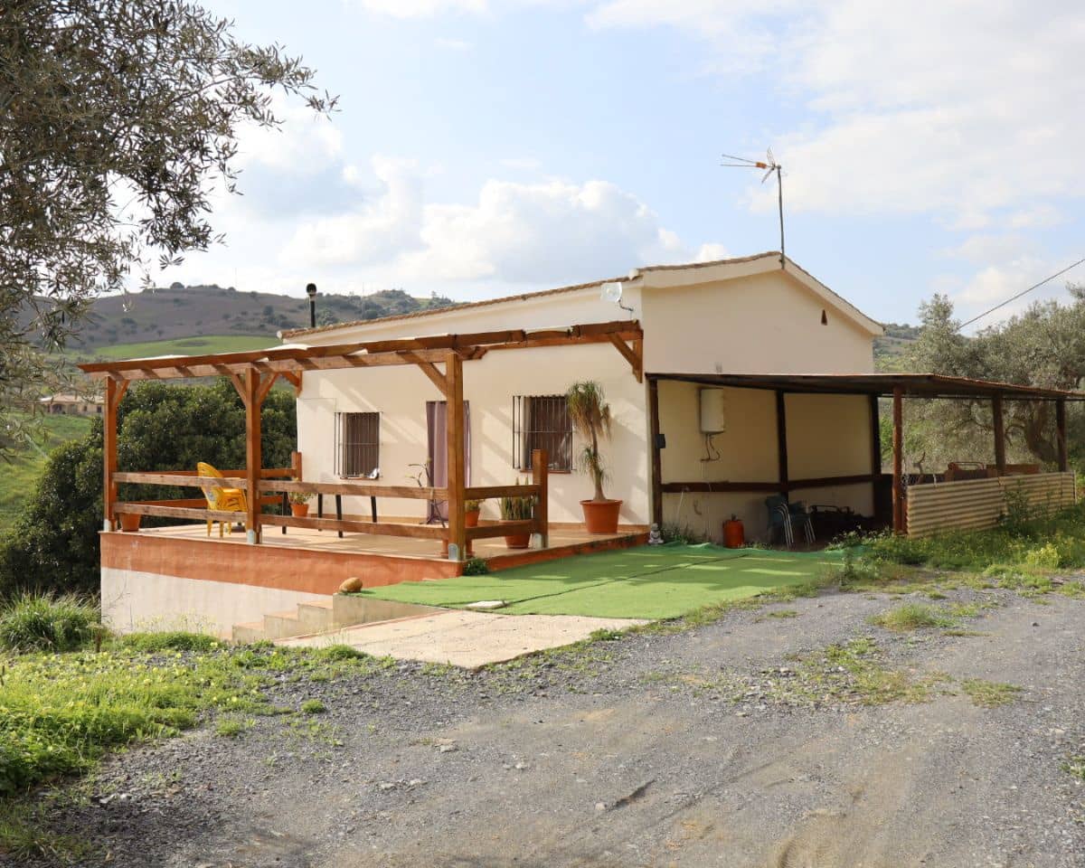 2 makuuhuone Maalaistalo myytävänä paikassa Alora - 255 000 € (Ref: 9761490)