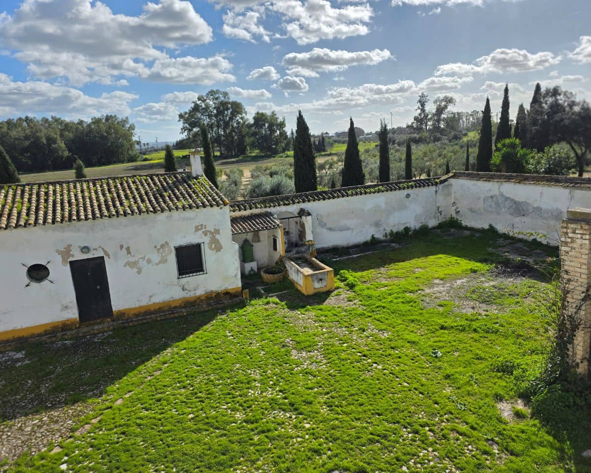 5 soverom Finca/Herregård til salgs i La Puebla de Cazalla med svømmebasseng - € 400 000 (Ref: 9769937)