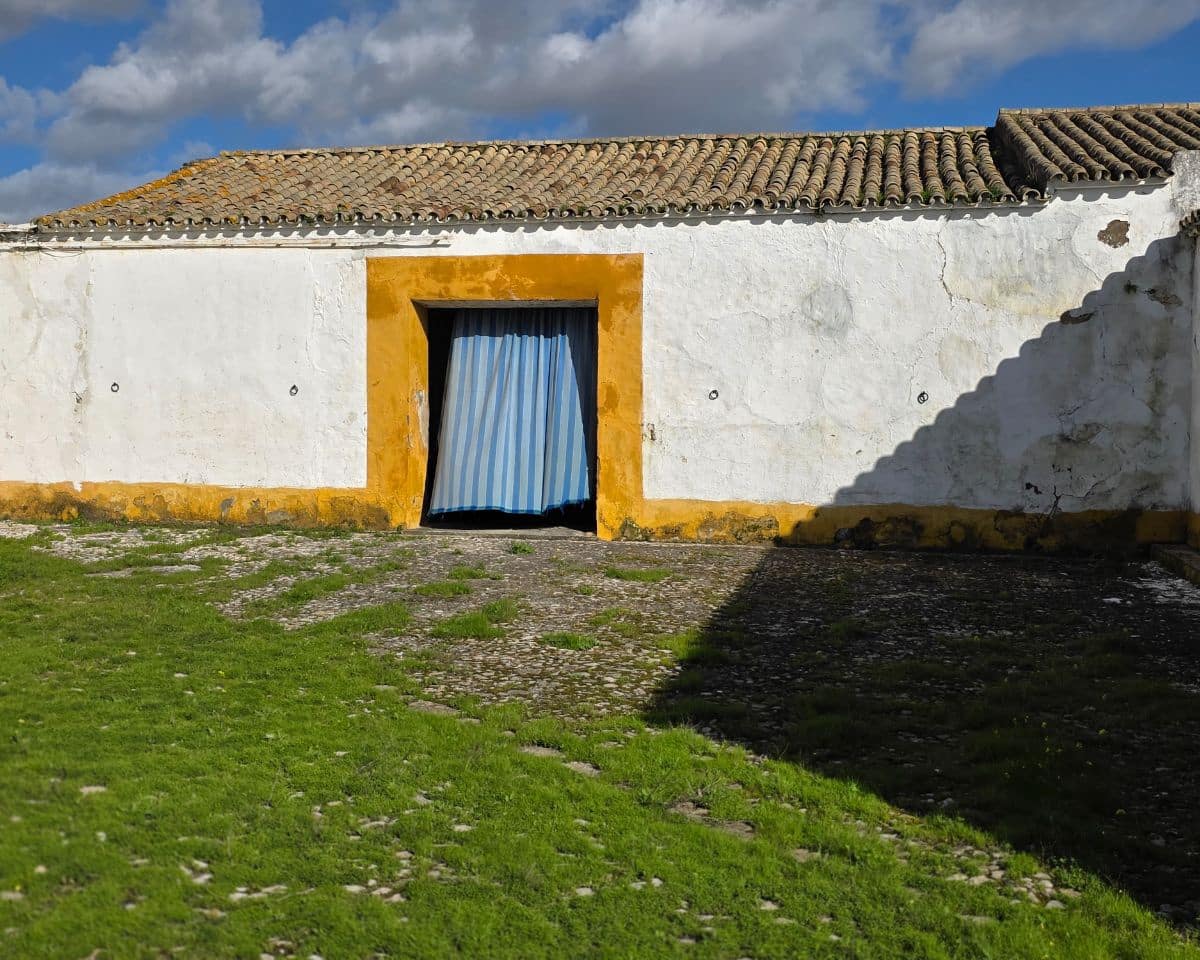 5 soverom Finca/Herregård til salgs i La Puebla de Cazalla med svømmebasseng - € 400 000 (Ref: 9769937)