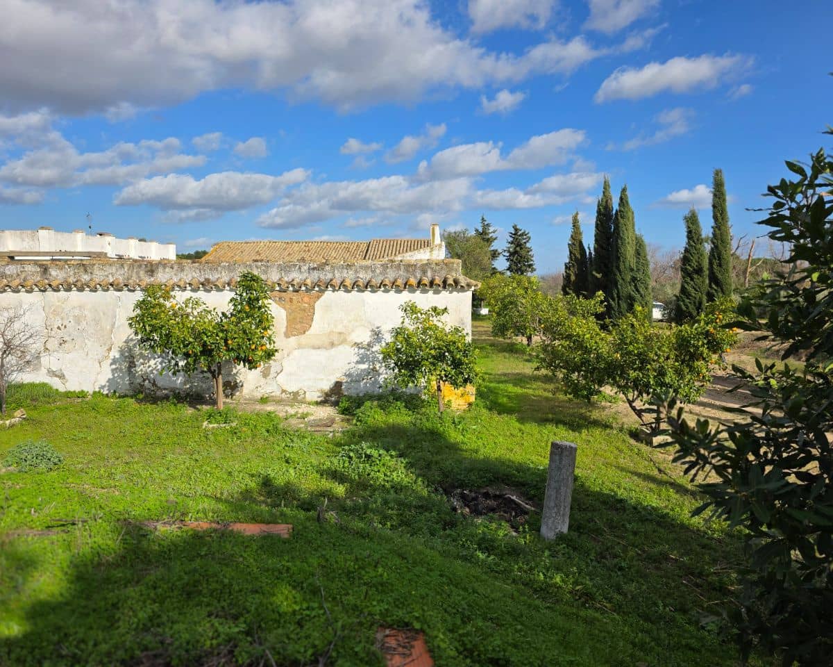 5 soverom Finca/Herregård til salgs i La Puebla de Cazalla med svømmebasseng - € 400 000 (Ref: 9769937)