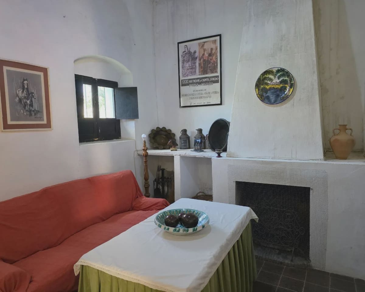 5 bedroom Finca/Country House for sale in La Puebla de Cazalla with pool - € 400,000 (Ref: 9769937)