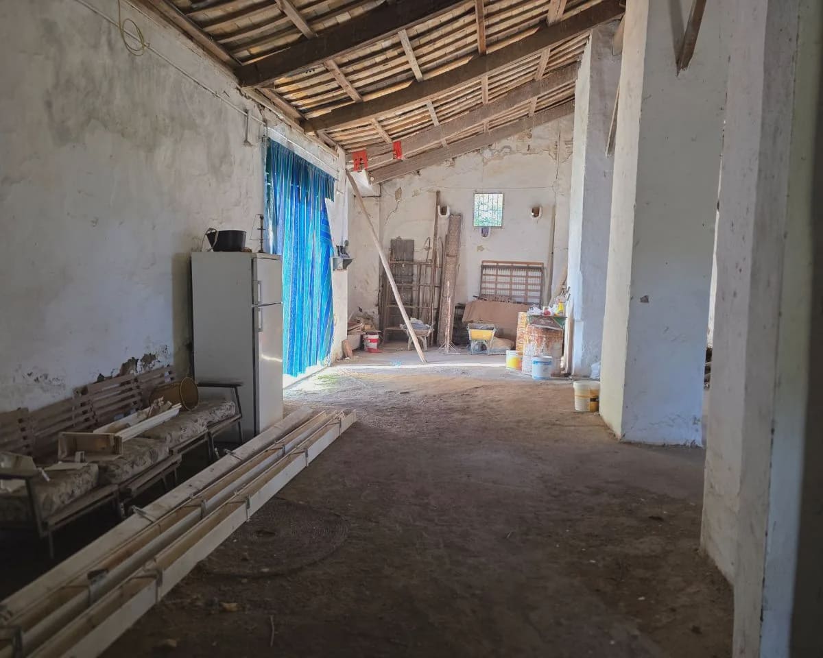 5 bedroom Finca/Country House for sale in La Puebla de Cazalla with pool - € 400,000 (Ref: 9769937)