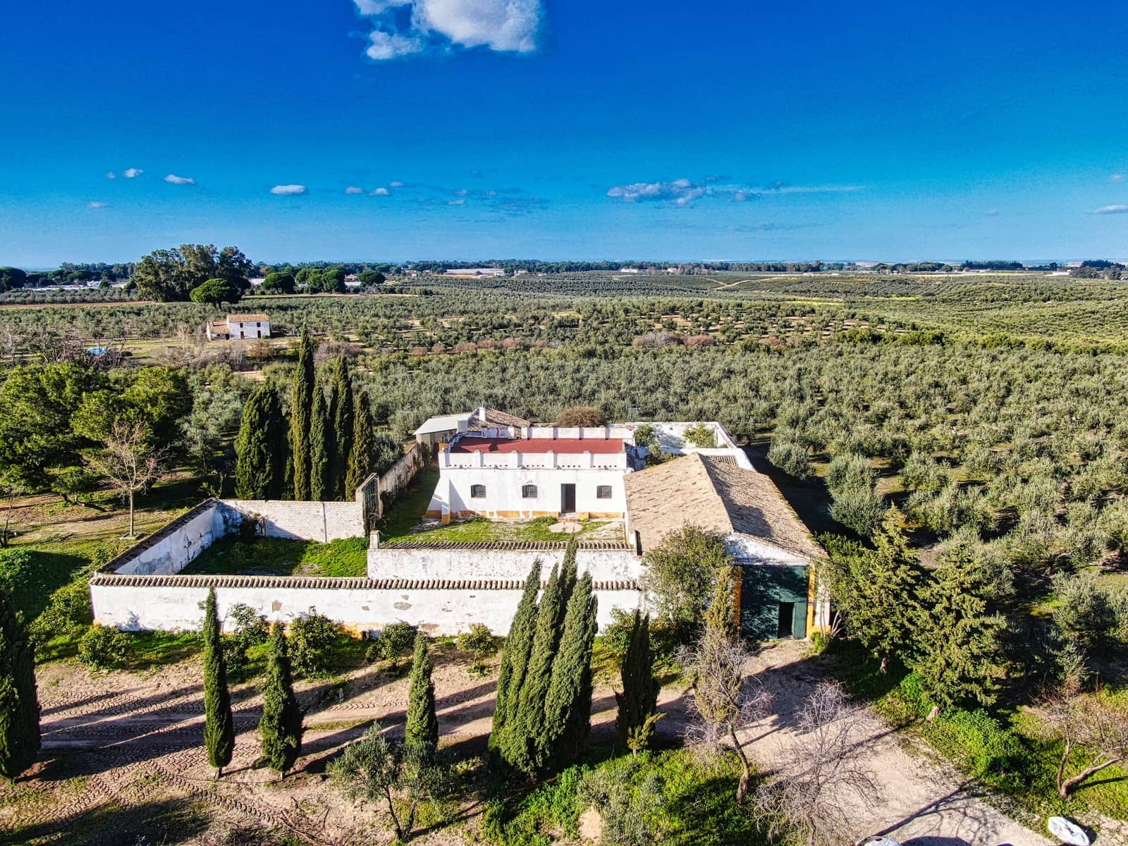 5 bedroom Finca/Country House for sale in La Puebla de Cazalla with pool - € 400,000 (Ref: 9769937)