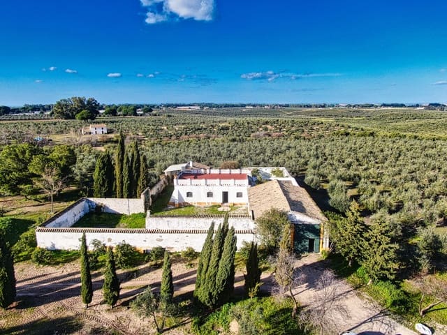 5 soverom Finca/Herregård til salgs i La Puebla de Cazalla med svømmebasseng - € 400 000 (Ref: 9769937)