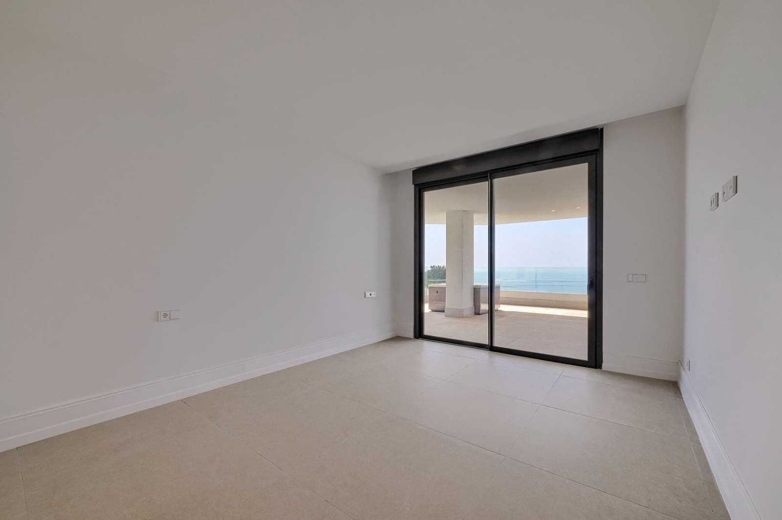 3 sypialnia Apartament na sprzedaż w Fuengirola z basenem garażem - 1 195 000 € (Ref: 10015580)