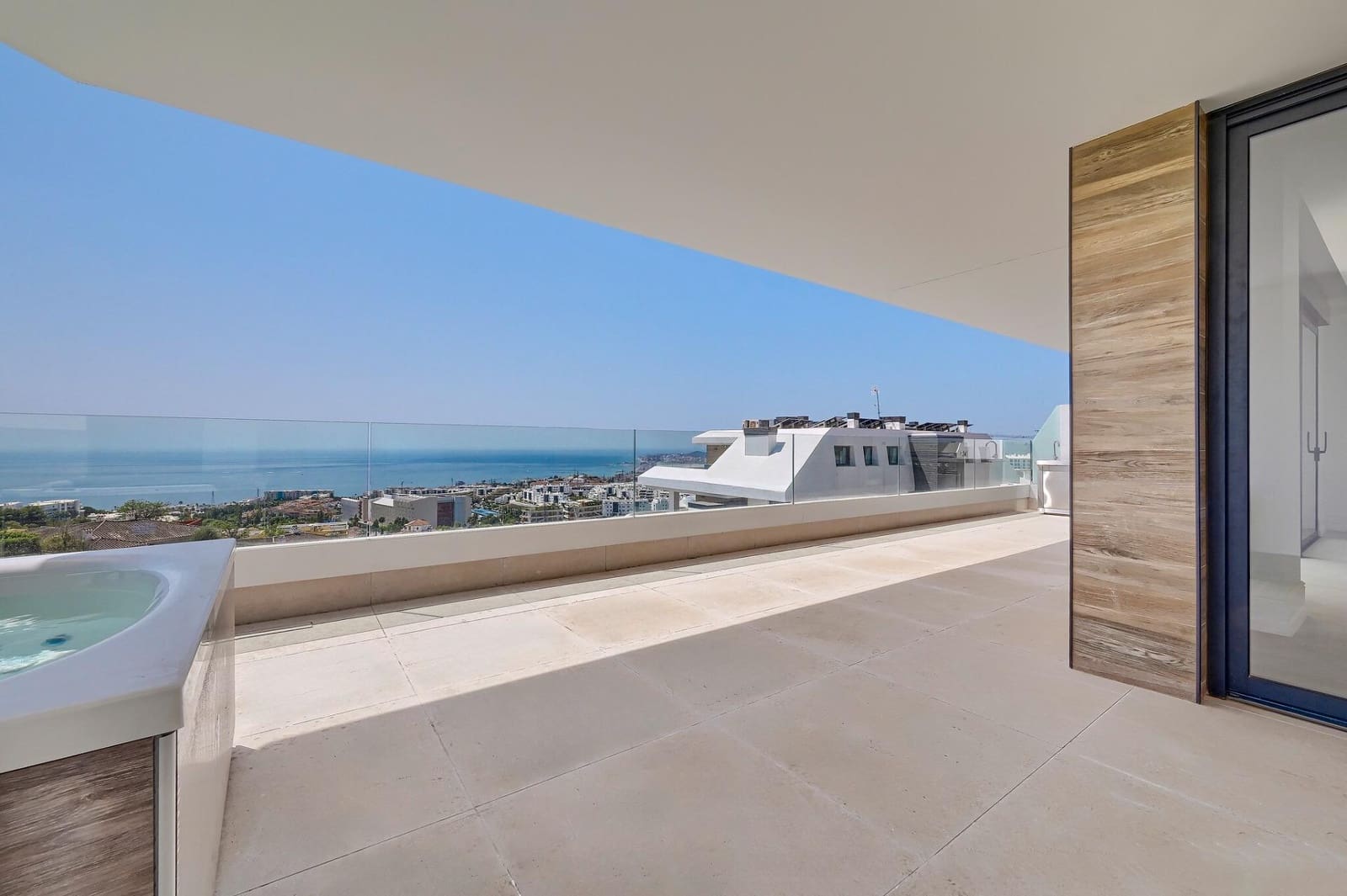 3 sypialnia Apartament na sprzedaż w Fuengirola z basenem garażem - 1 195 000 € (Ref: 10015580)