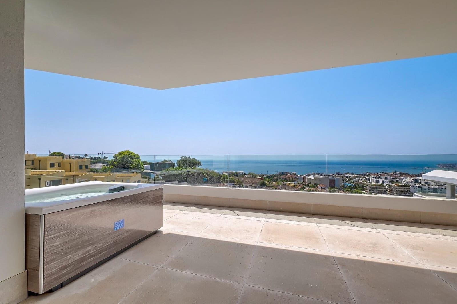 3 sypialnia Apartament na sprzedaż w Fuengirola z basenem garażem - 1 195 000 € (Ref: 10015580)