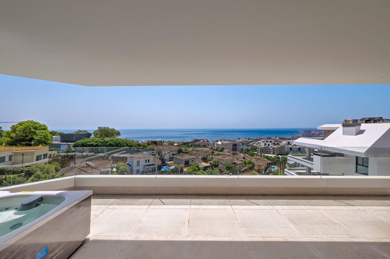 3 sypialnia Apartament na sprzedaż w Fuengirola z basenem garażem - 1 195 000 € (Ref: 10015580)