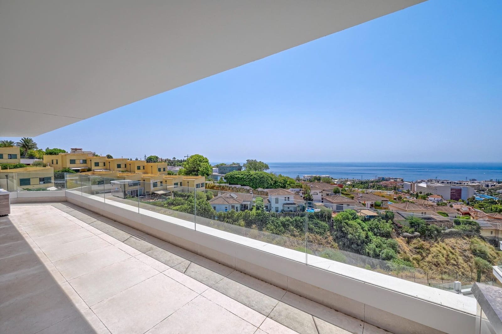 3 sypialnia Apartament na sprzedaż w Fuengirola z basenem garażem - 1 195 000 € (Ref: 10015580)