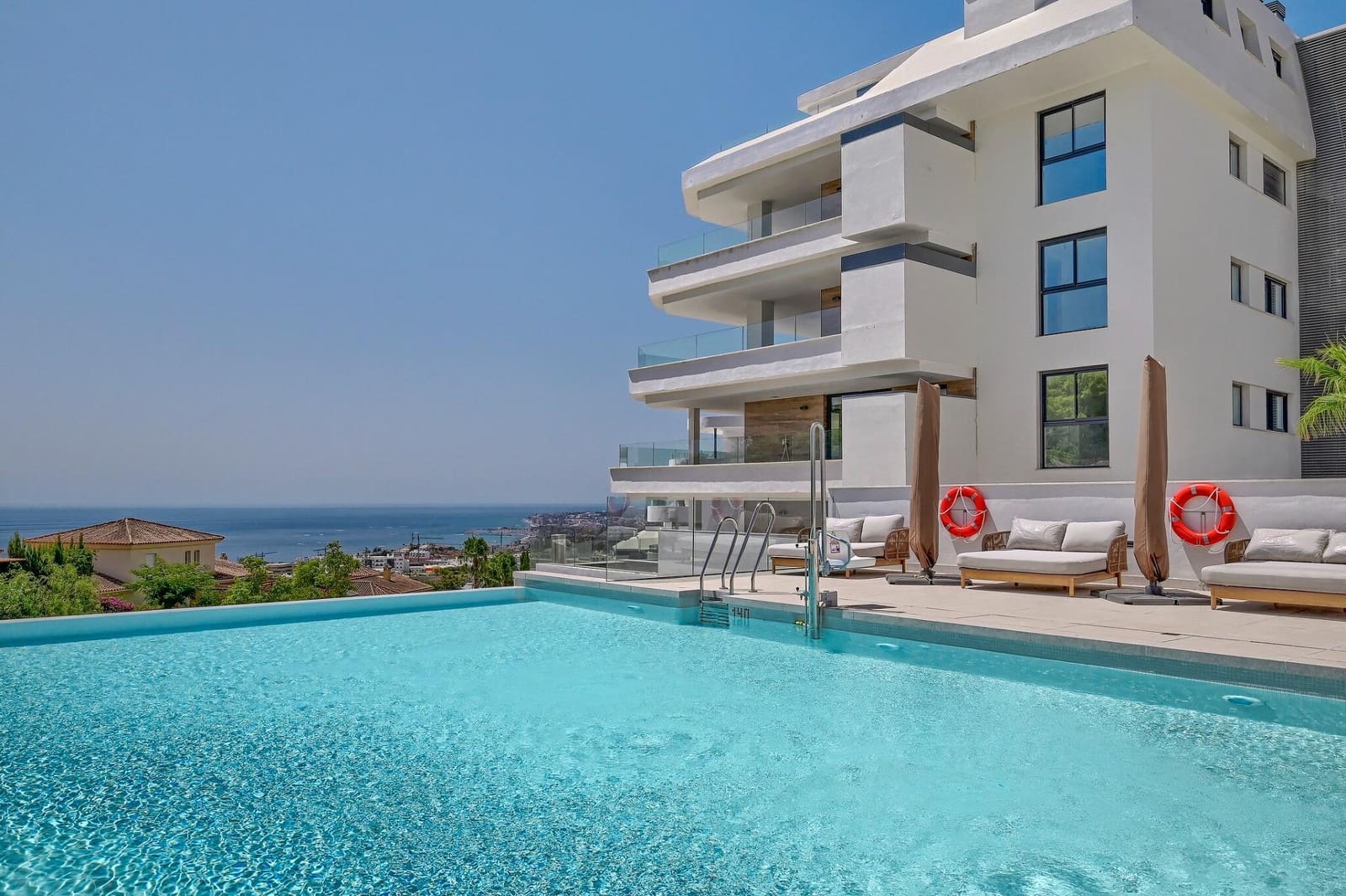 3 sypialnia Apartament na sprzedaż w Fuengirola z basenem garażem - 1 195 000 € (Ref: 10015580)