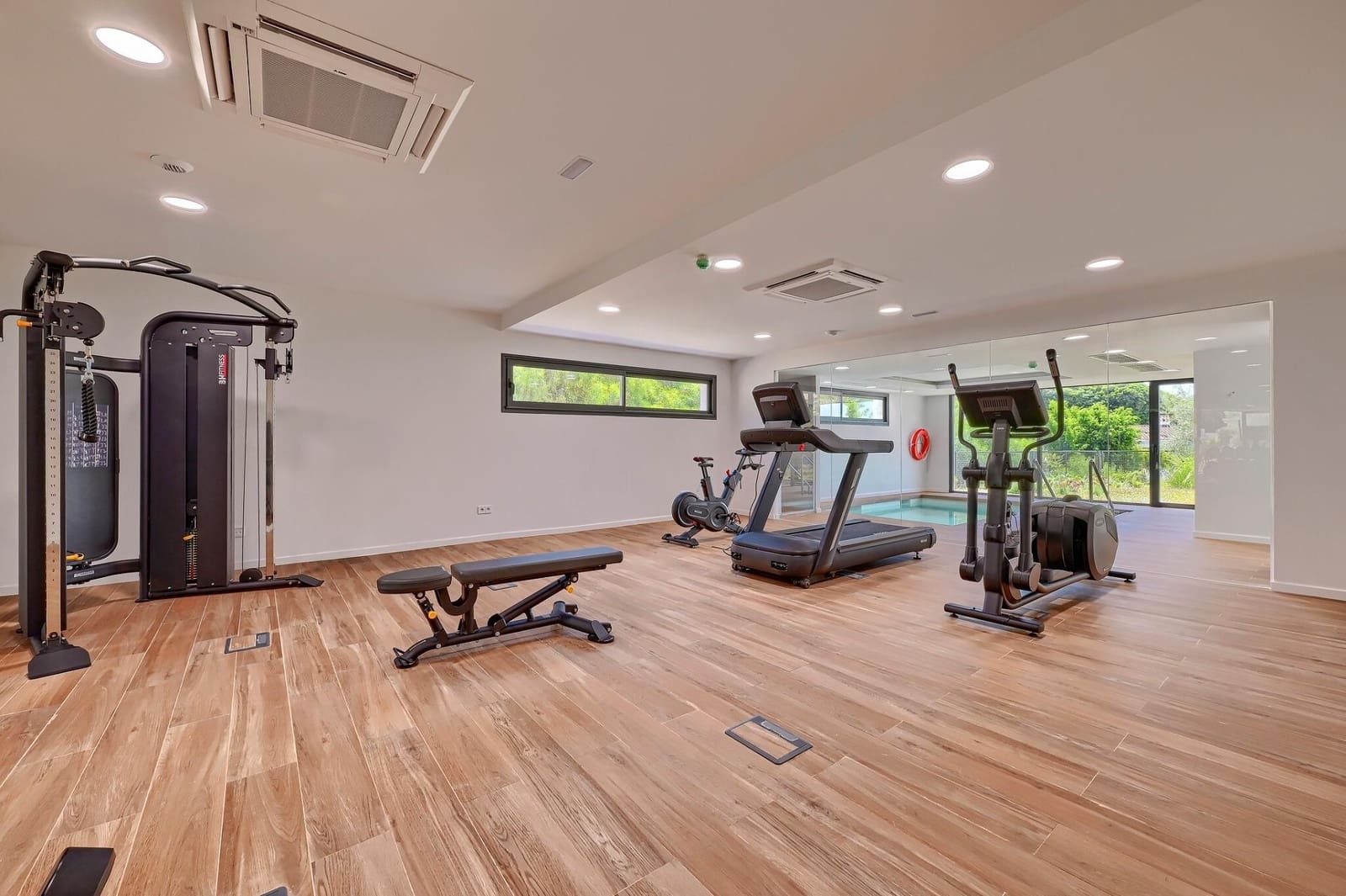 3 sypialnia Apartament na sprzedaż w Fuengirola z basenem garażem - 1 195 000 € (Ref: 10015580)
