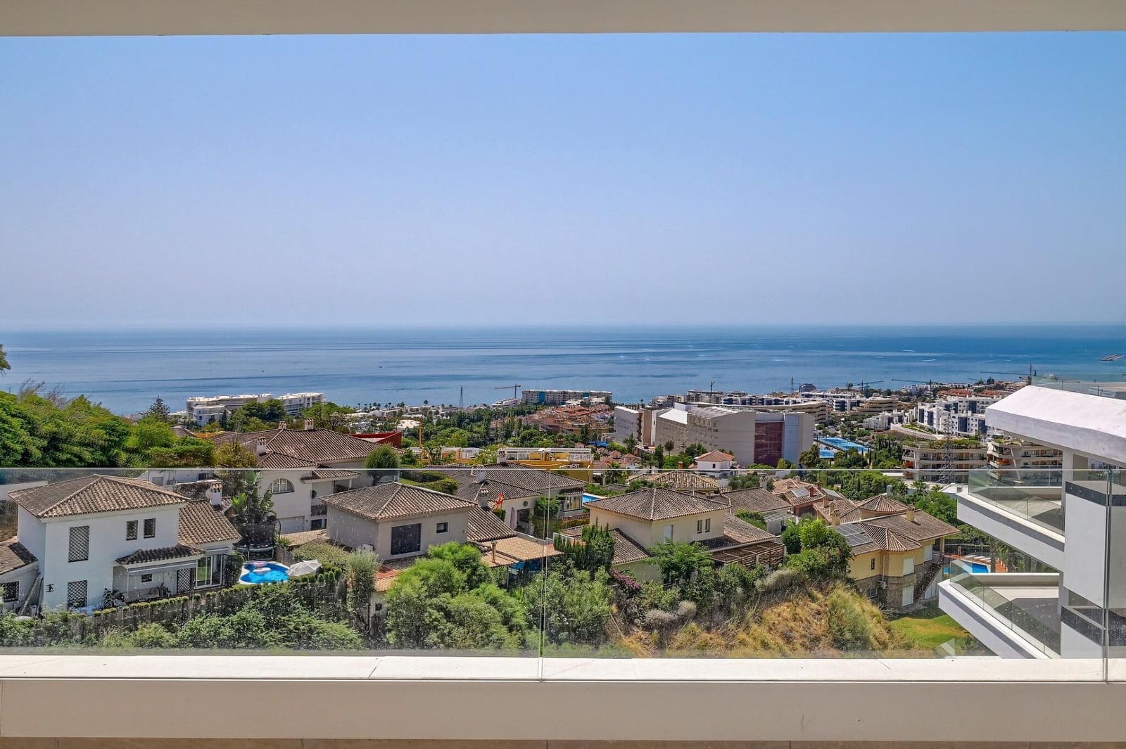 3 sypialnia Apartament na sprzedaż w Fuengirola z basenem garażem - 1 195 000 € (Ref: 10015580)