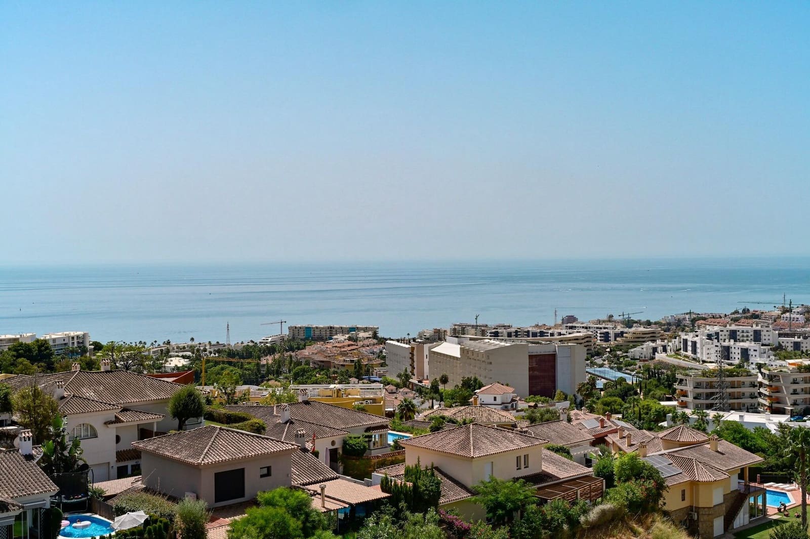 3 sypialnia Apartament na sprzedaż w Fuengirola z basenem garażem - 1 195 000 € (Ref: 10015580)