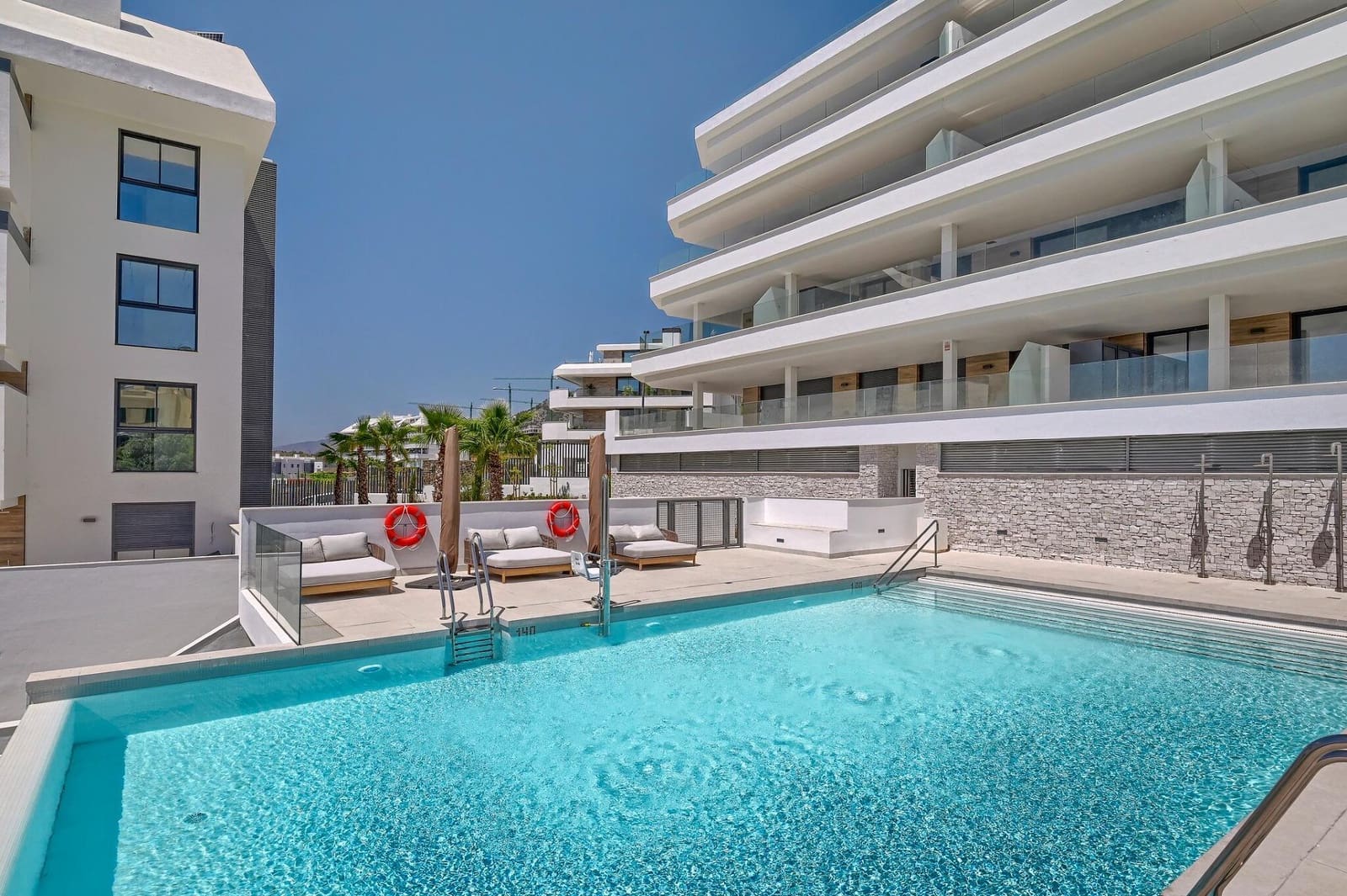 3 sypialnia Apartament na sprzedaż w Fuengirola z basenem garażem - 1 195 000 € (Ref: 10015580)
