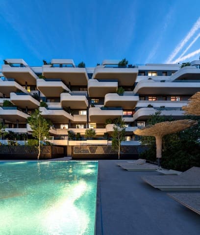 2 bedroom Flat for sale in Vélez-Málaga with pool garage - € 529,900 (Ref: 10059071)