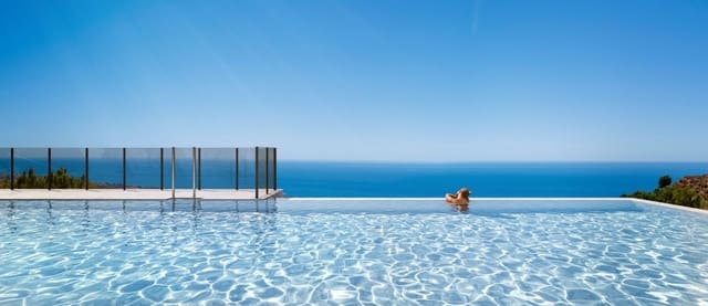 2 bedroom Apartment for sale in Rincón de la Victoria with pool garage - € 425,000 (Ref: 6229057)