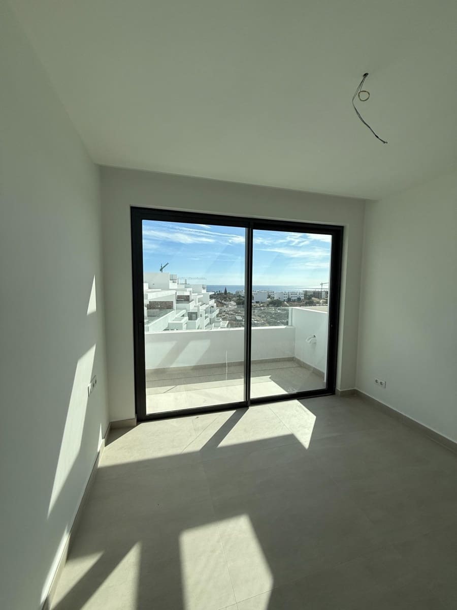 2 chambre Penthouse à vendre à Estepona avec piscine garage - 975 000 € (Ref: 6283335)