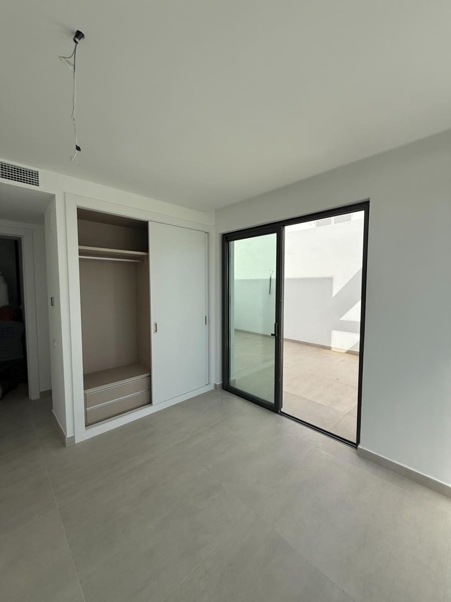 2 chambre Penthouse à vendre à Estepona avec piscine garage - 975 000 € (Ref: 6283335)