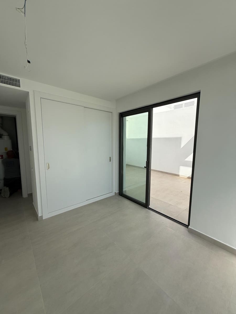 2 chambre Penthouse à vendre à Estepona avec piscine garage - 975 000 € (Ref: 6283335)