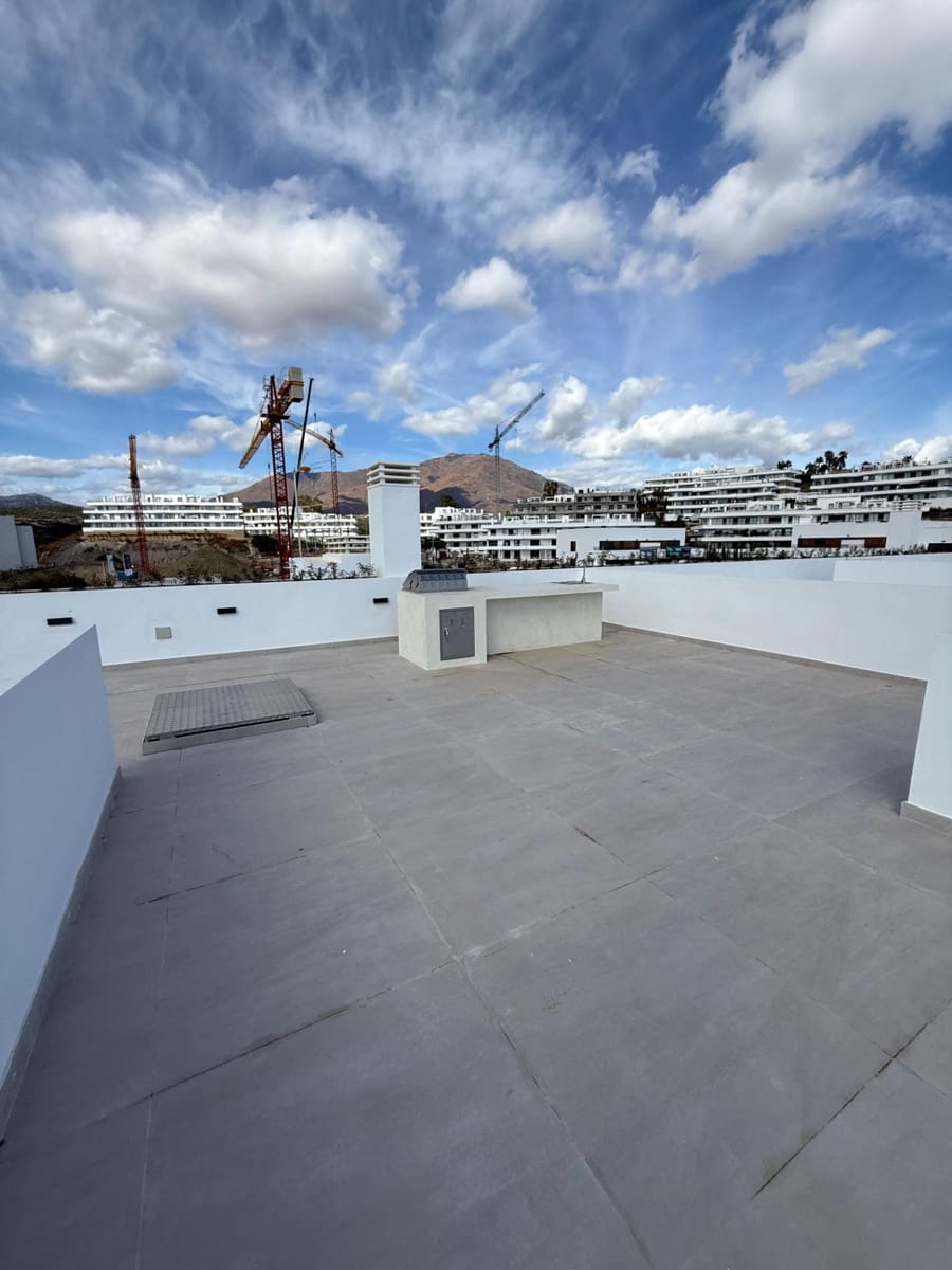 2 chambre Penthouse à vendre à Estepona avec piscine garage - 975 000 € (Ref: 6283335)