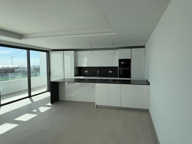 2 quarto Penthouse para venda em Estepona com piscina garagem - 975 000 € (Ref: 6283335)