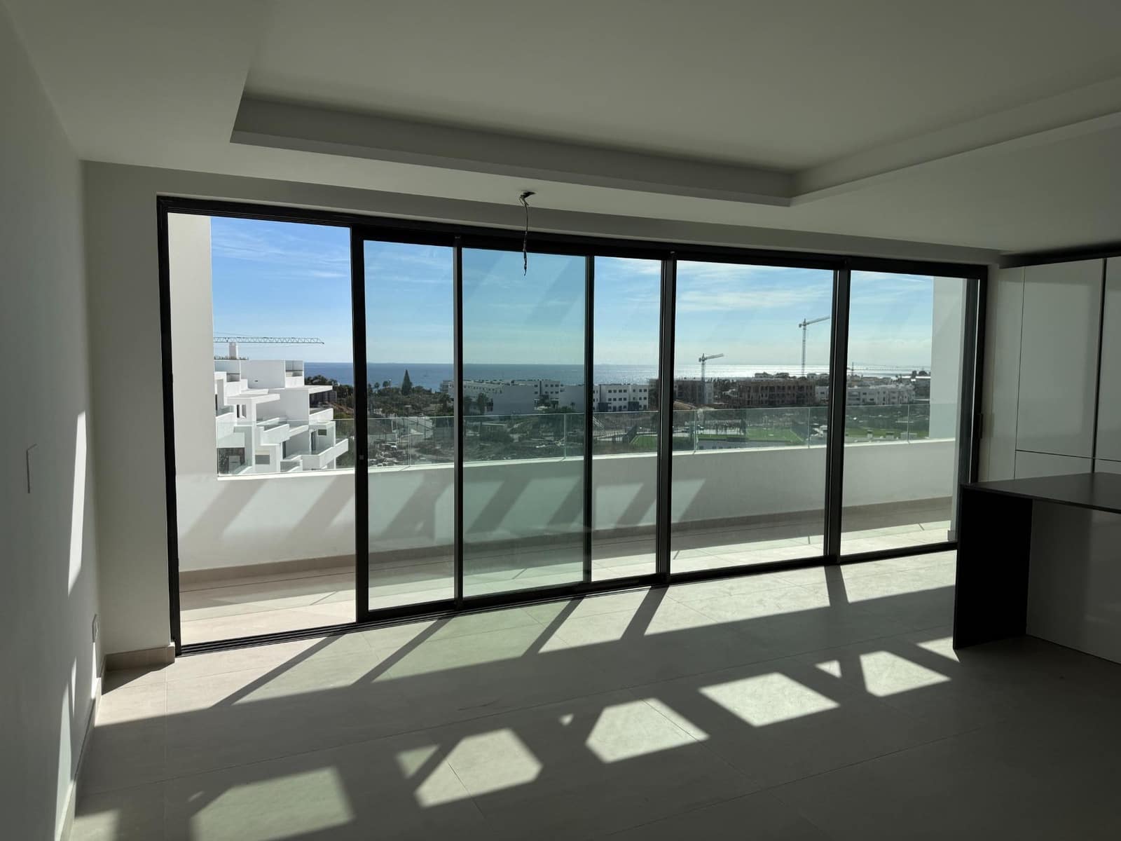 2 chambre Penthouse à vendre à Estepona avec piscine garage - 975 000 € (Ref: 6283335)