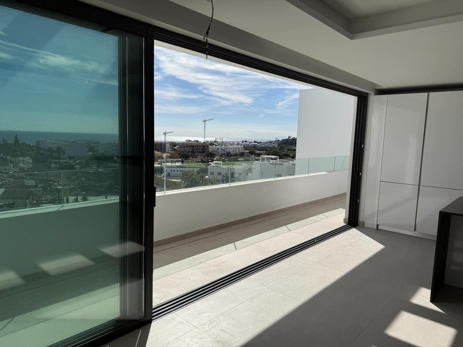 2 chambre Penthouse à vendre à Estepona avec piscine garage - 975 000 € (Ref: 6283335)