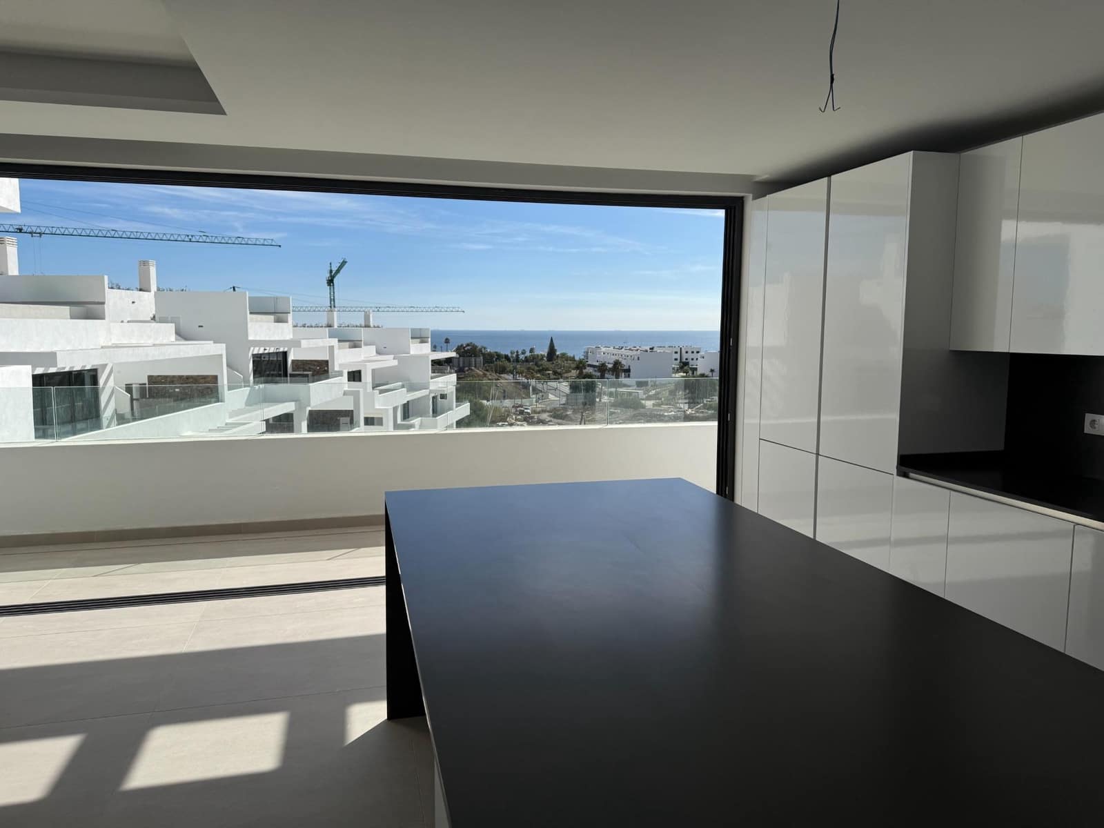 2 chambre Penthouse à vendre à Estepona avec piscine garage - 975 000 € (Ref: 6283335)