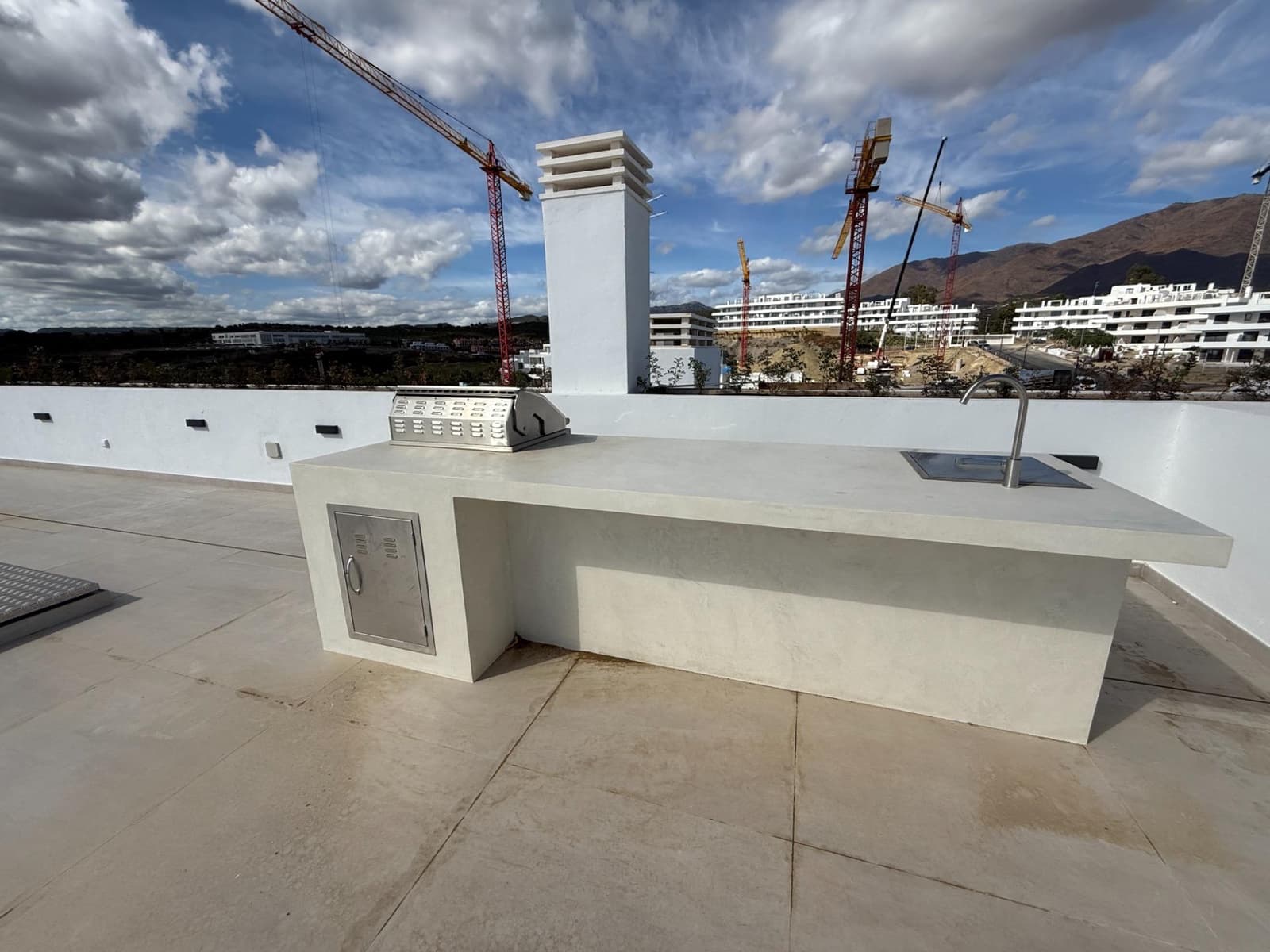 2 chambre Penthouse à vendre à Estepona avec piscine garage - 975 000 € (Ref: 6283335)