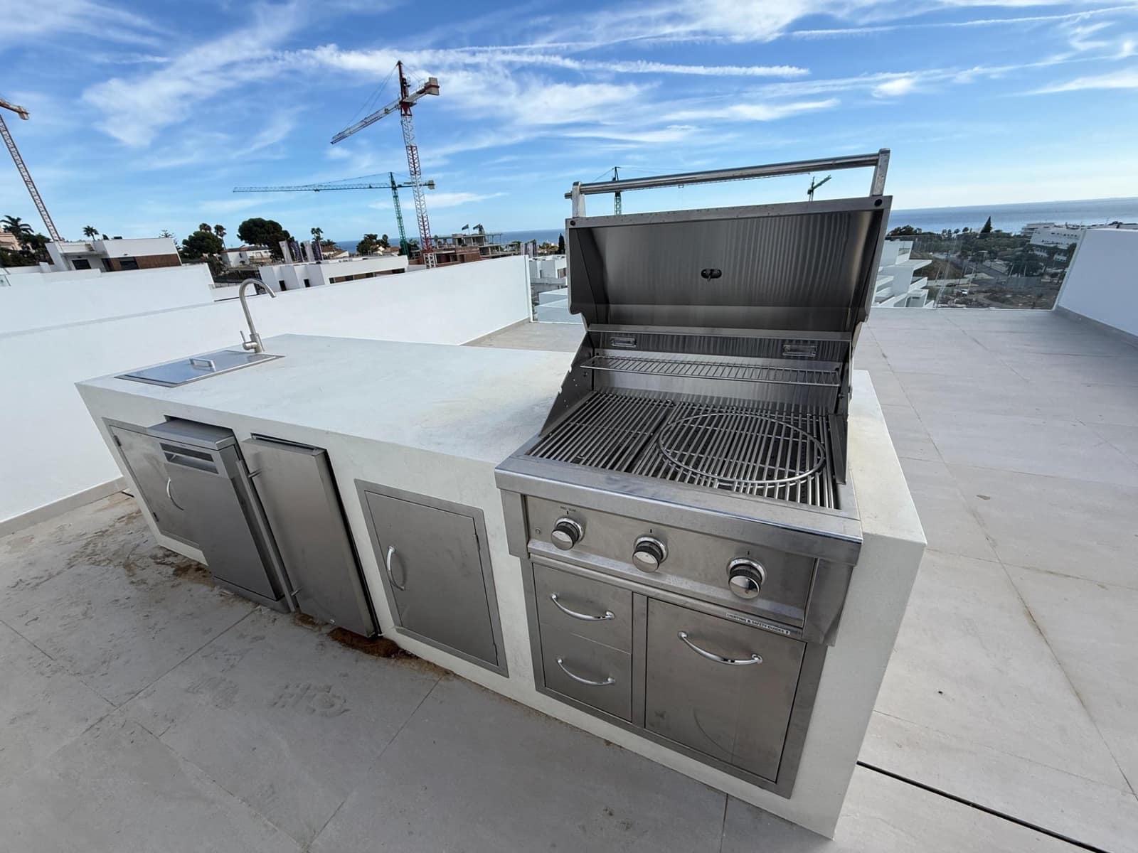 2 chambre Penthouse à vendre à Estepona avec piscine garage - 975 000 € (Ref: 6283335)