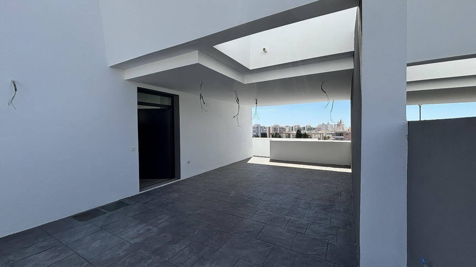 3 soveværelse Semi-Rækkehus til salg i Torre del Mar med swimmingpool garage - € 579.900 (Ref: 6609257)