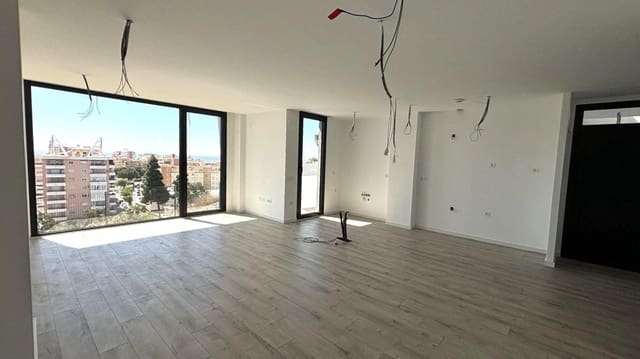 3 makuuhuone Paritalo myytävänä paikassa Torre del Mar, Vélez-Málaga mukana uima-altaan 
autotalli - 579 900 € (Ref: 6609257)