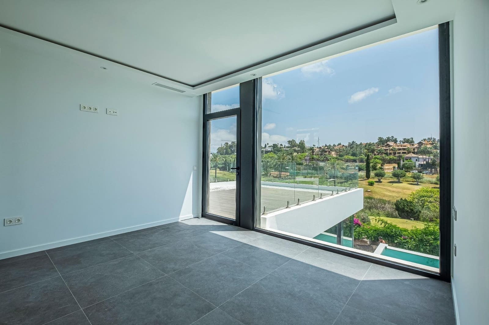 4 camera da letto Villa in vendita in Estepona con piscina garage - 2.350.000 € (Rif: 6840646)
