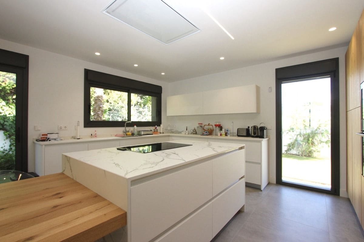 5 sypialnia Willa na sprzedaż w Guadalmina z basenem garażem - 2 750 000 € (Ref: 7364881)