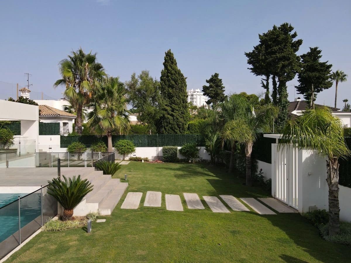 5 sypialnia Willa na sprzedaż w Guadalmina z basenem garażem - 2 750 000 € (Ref: 7364881)