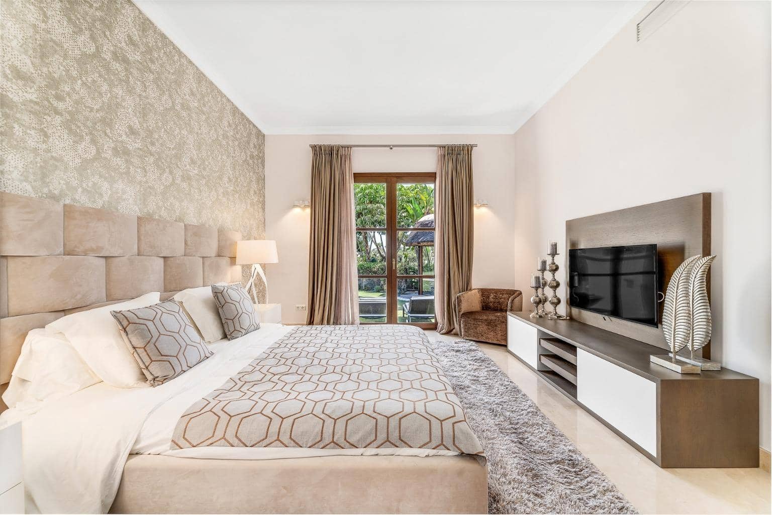 6 Zimmer Villa zu verkaufen in Nueva Andalucia mit Pool Garage - 3.750.000 € (Ref: 7742366)