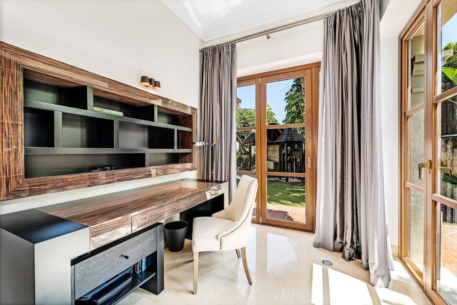 6 Zimmer Villa zu verkaufen in Nueva Andalucia mit Pool Garage - 3.750.000 € (Ref: 7742366)