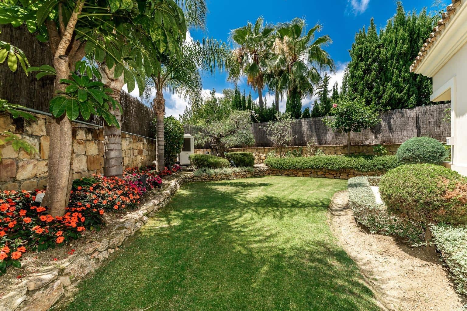 6 Zimmer Villa zu verkaufen in Nueva Andalucia mit Pool Garage - 3.750.000 € (Ref: 7742366)