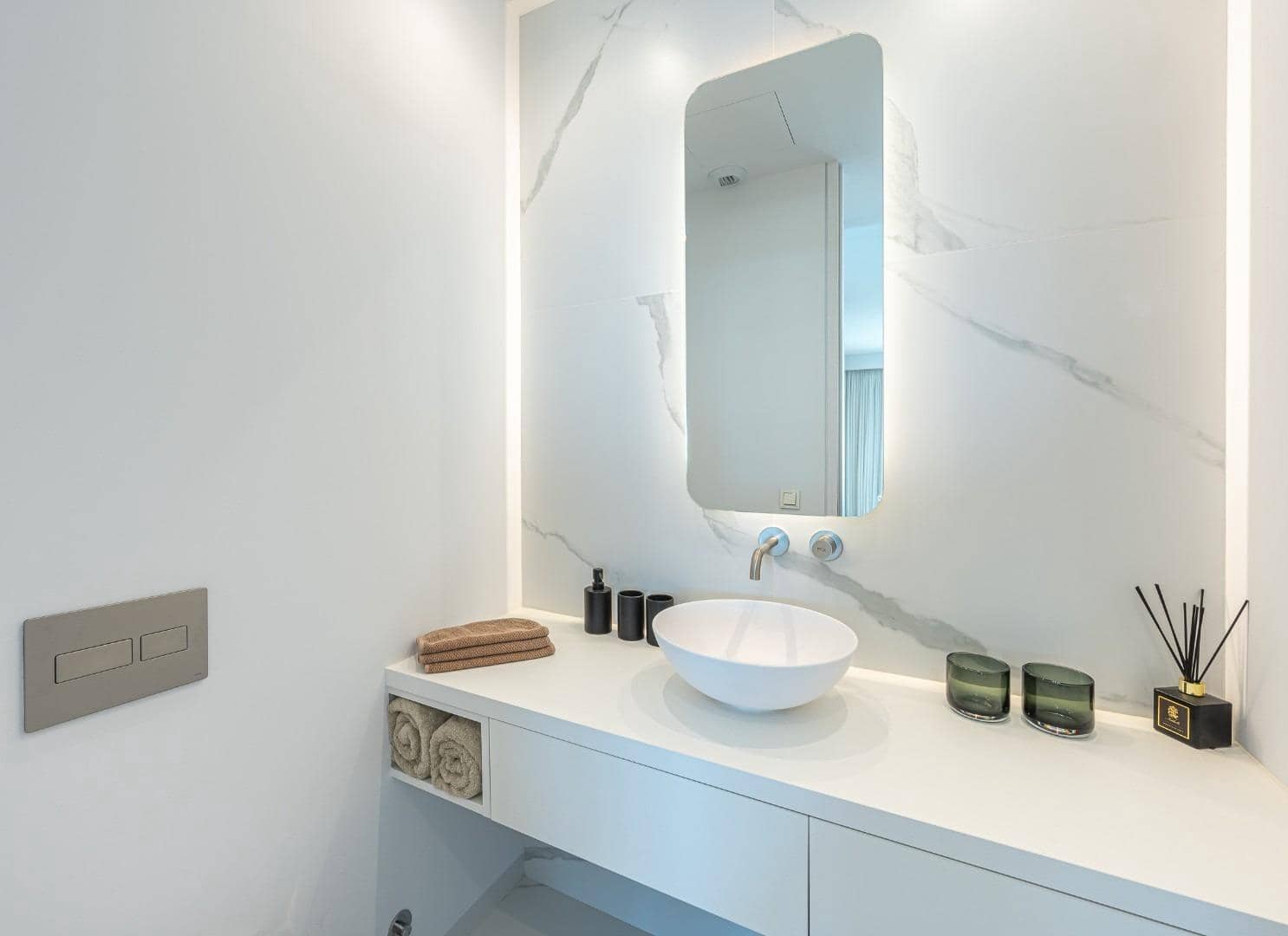 3 bedroom Apartment for sale in Benahavis with pool garage - € 1,675,000 (Ref: 8119984)