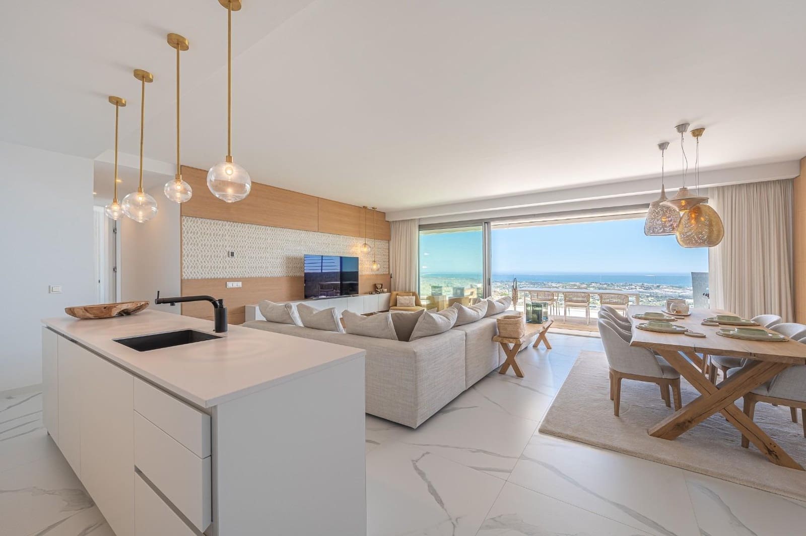 3 bedroom Apartment for sale in Benahavis with pool garage - € 1,675,000 (Ref: 8119984)