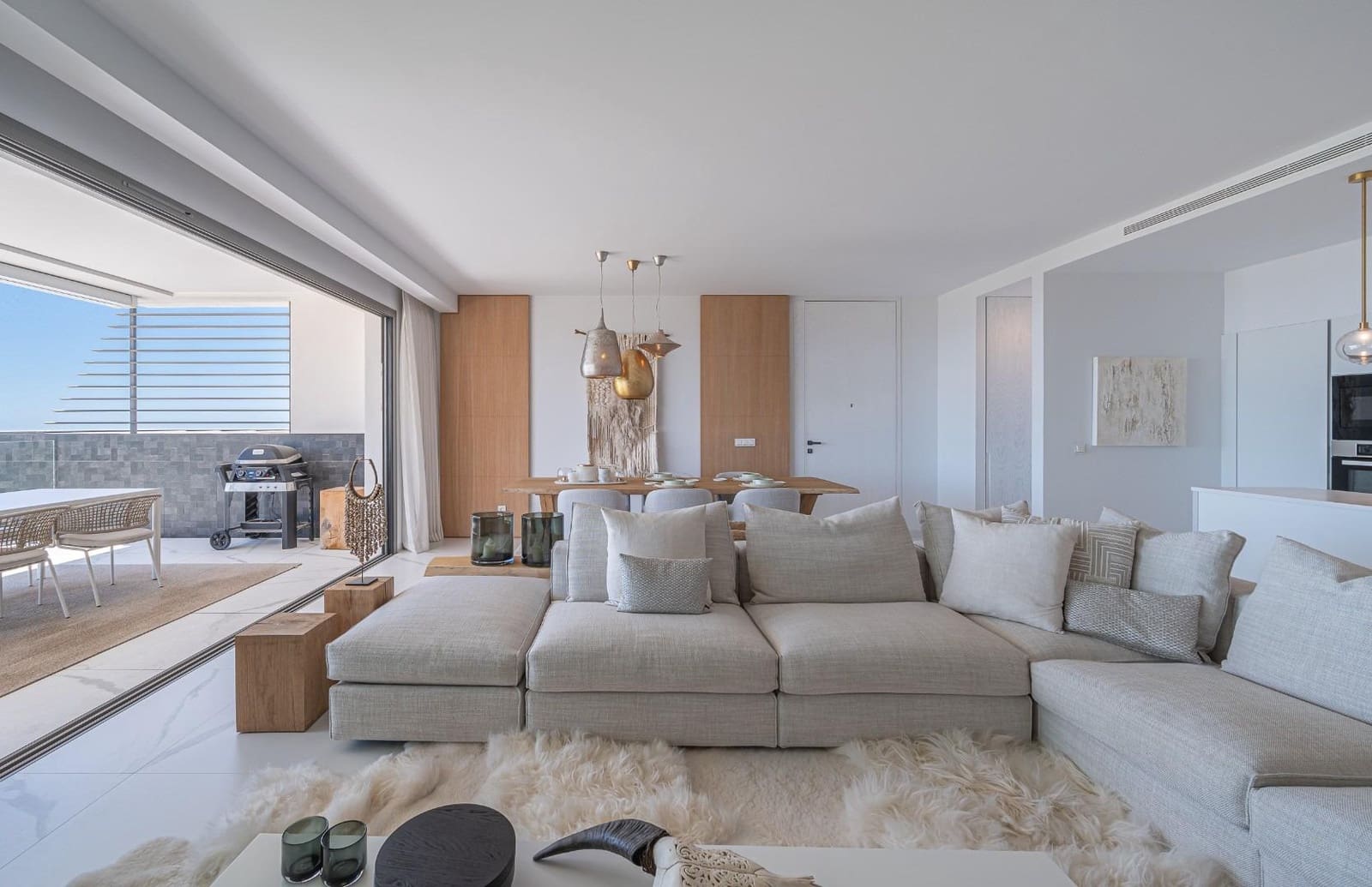 3 bedroom Apartment for sale in Benahavis with pool garage - € 1,675,000 (Ref: 8119984)