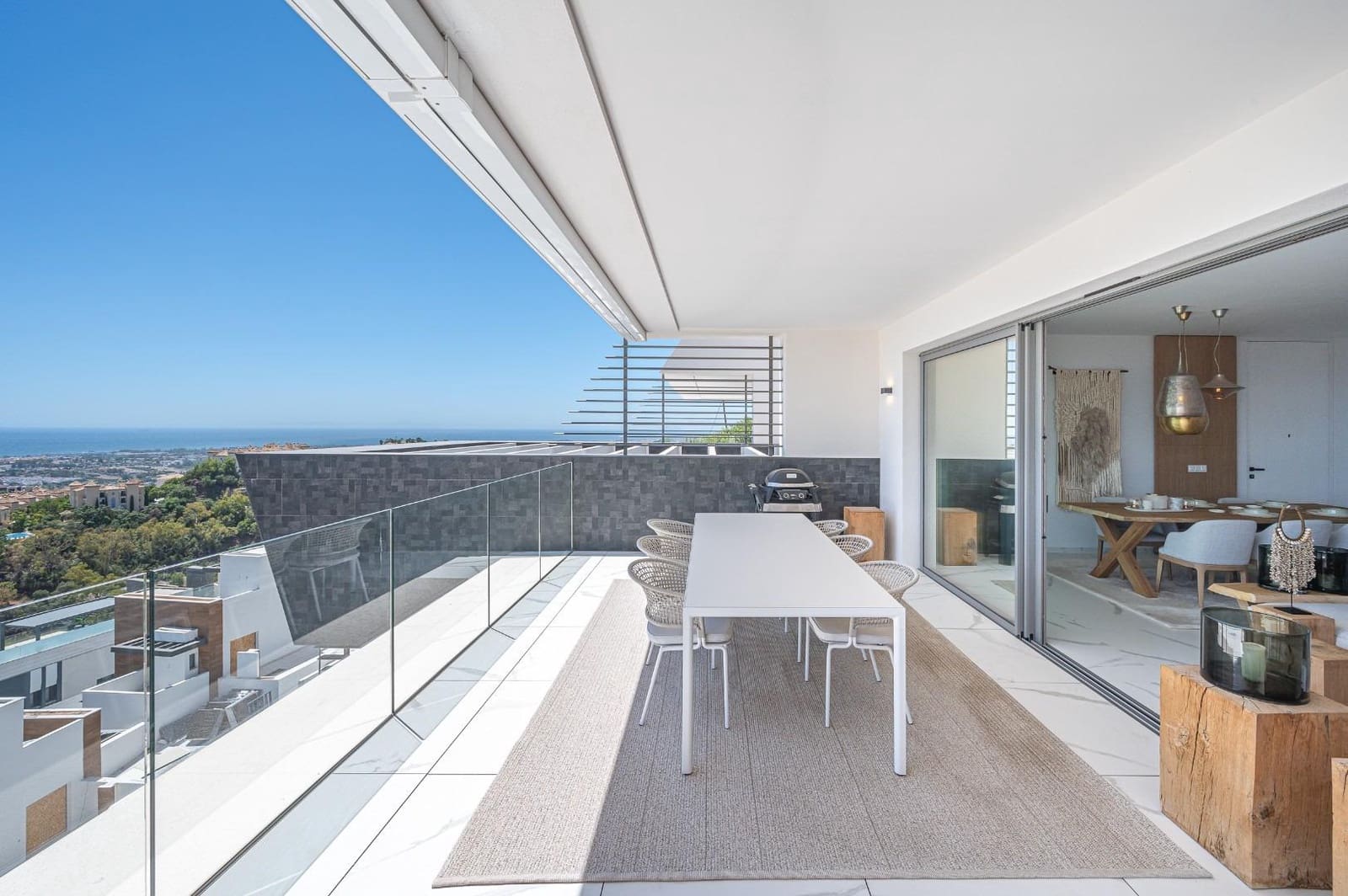 3 bedroom Apartment for sale in Benahavis with pool garage - € 1,675,000 (Ref: 8119984)