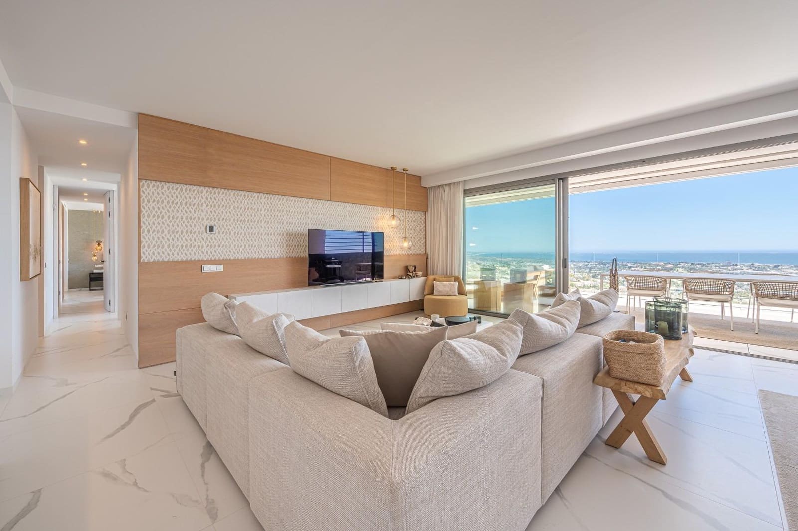 3 bedroom Apartment for sale in Benahavis with pool garage - € 1,675,000 (Ref: 8119984)