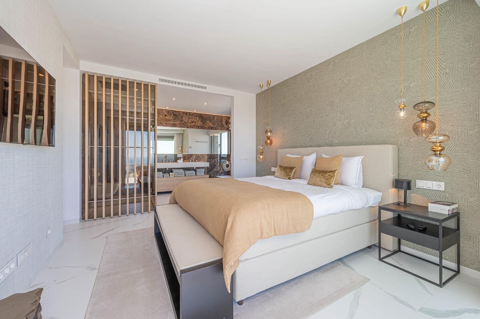 3 bedroom Apartment for sale in Benahavis with pool garage - € 1,675,000 (Ref: 8119984)