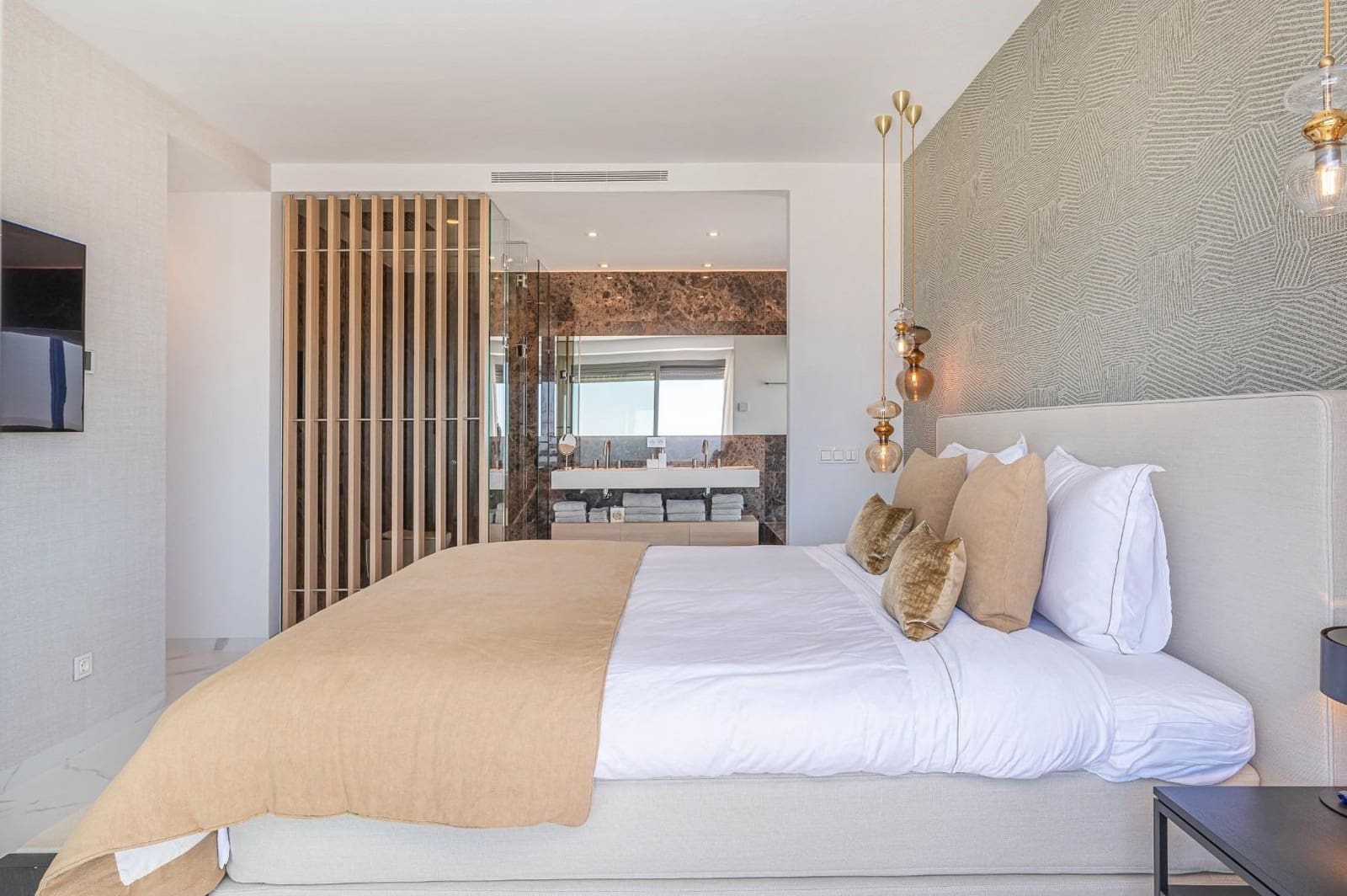 3 bedroom Apartment for sale in Benahavis with pool garage - € 1,675,000 (Ref: 8119984)