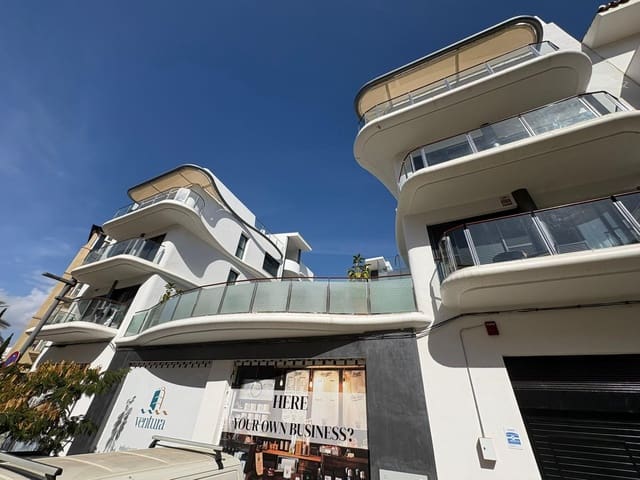 Kommersiell til salgs i Estepona med svømmebasseng - € 1 400 000 (Ref: 8268198)