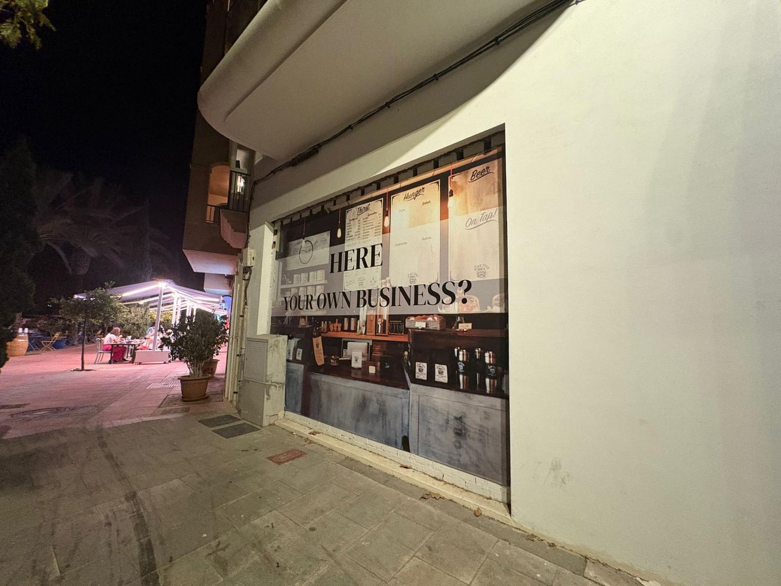 Commercial for sale in Estepona with pool - € 1,400,000 (Ref: 8268198)