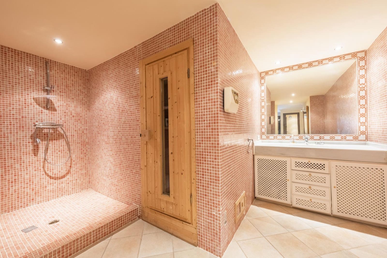 5 sypialnia Willa na sprzedaż w Marbella z basenem garażem - 3 495 000 € (Ref: 8318038)